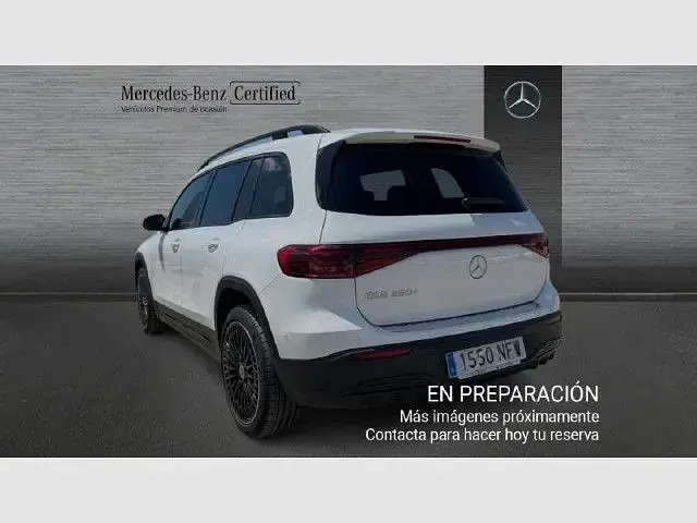 Usado Mercedes EQB250 139 kW (190 CV) 2025 Blanco polar SUV