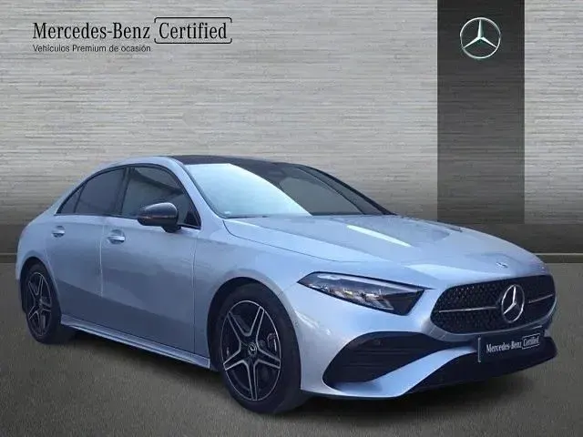 Usado Mercedes A200 150 CV (110 kW) 2025 Plata hightech