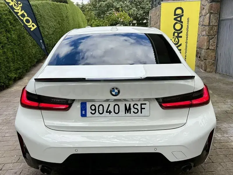 Usado BMW 318 150 CV (110 kW) 2024 Blanco Berlina