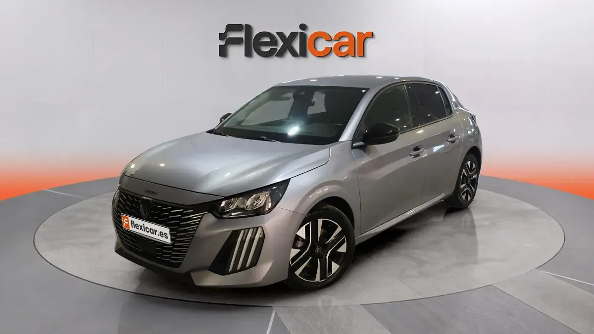 Usado Peugeot 208 Allure 101 CV (74 kW) 2025 Gris Utilitario