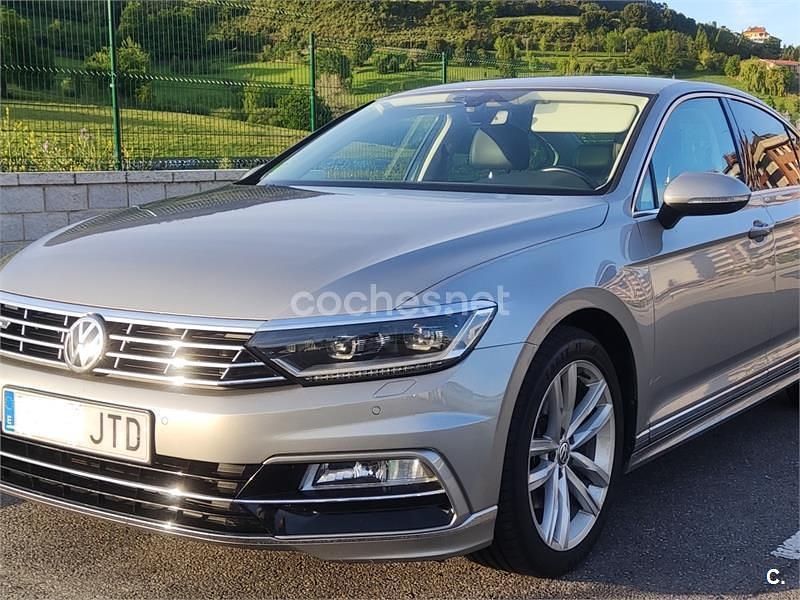 Gris / plata Usado 2016 VW Passat Sportline Berlina | 23.400 € - Imagen 1/4