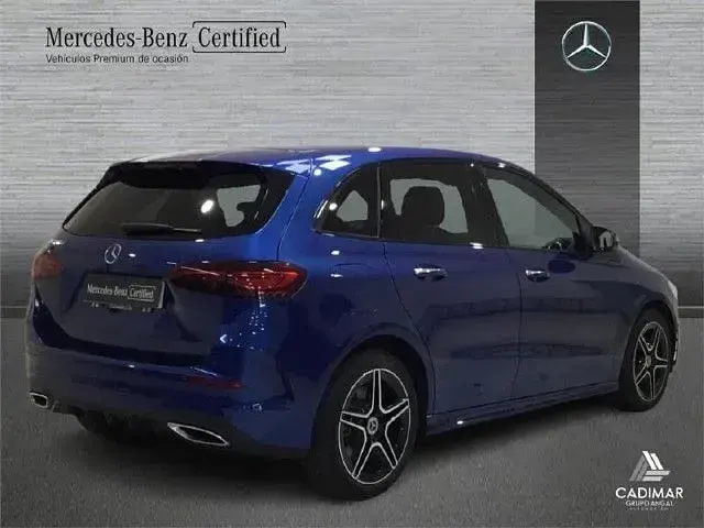 Usado Mercedes B250e 218 CV (160 kW) 2025 Azul espectral Utilitario