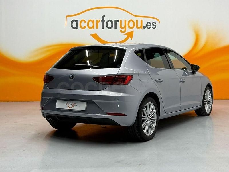 Usado Seat Leon XCELLENCE 150 CV (110 kW) 2020 Gris / plata Berlina