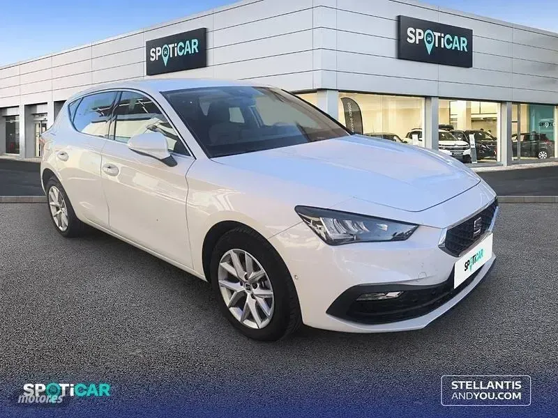 Usado Seat Leon Style 116 CV (85 kW) 2025 Gris Berlina