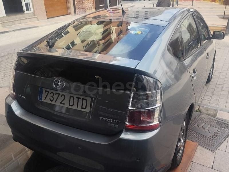 Usado Toyota Prius 112 CV (82 kW) 2007 Gris / plata Utilitario