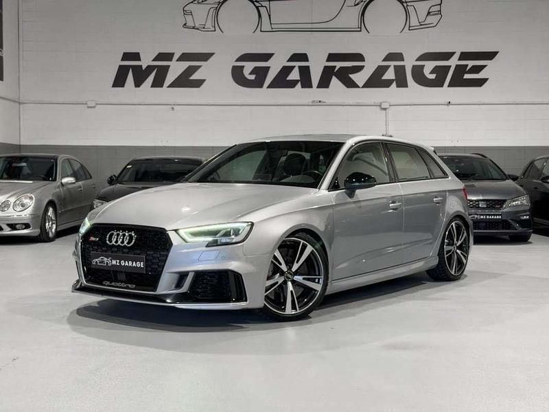 Usado Audi RS3 Sportback Exclusive 400 CV (294 kW) 2018 Gris Utilitario