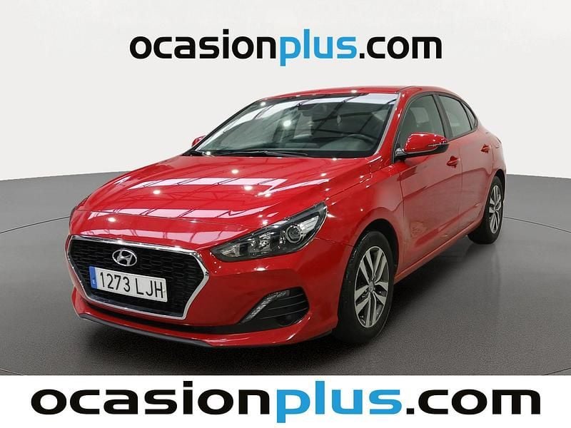 Usado Hyundai i30 120 CV (88 kW) 2020 Rojo Berlina