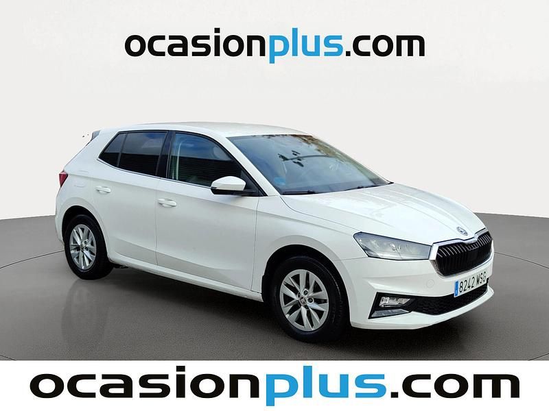 Usado Skoda Fabia Selection 95 CV (69 kW) 2024 Blanco Berlina