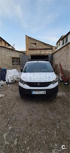 Usado Peugeot Partner Tepee Active 100 CV (73 kW) 2016 Blanco Monovolumen