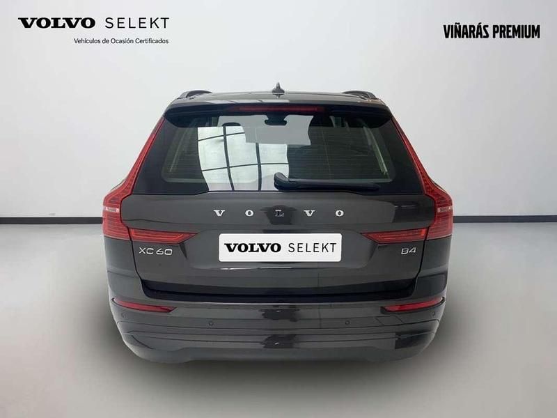 Usado Volvo XC60 Core 197 CV (144 kW) 2024 Gris SUV