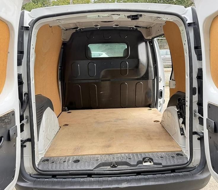 Usado Renault Kangoo 75 CV (55 kW) 2020 Blanco Monovolumen