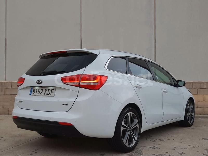 Usado Kia Ceed Sportswagon 136 CV (100 kW) 2017 Blanco Familiar