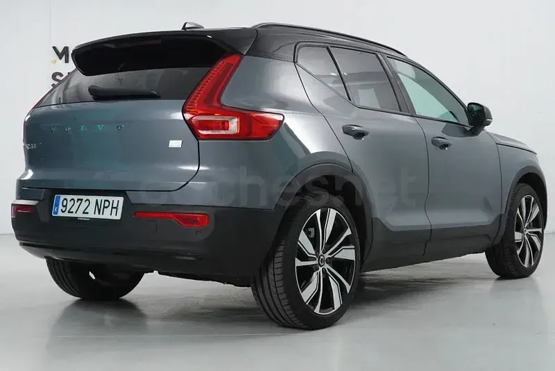 Usado Volvo XC40 300 kW (408 CV) 2021 Eléctrico SUV