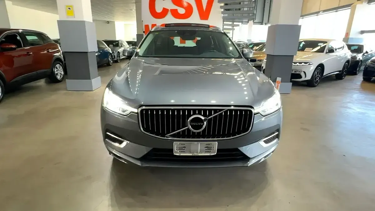 Usado Volvo XC60 Core 350 CV (257 kW) 2021 Gris SUV