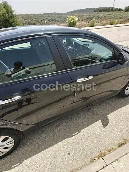 Usado Fiat Tipo Easy 120 CV (88 kW) 2018 Negro Berlina