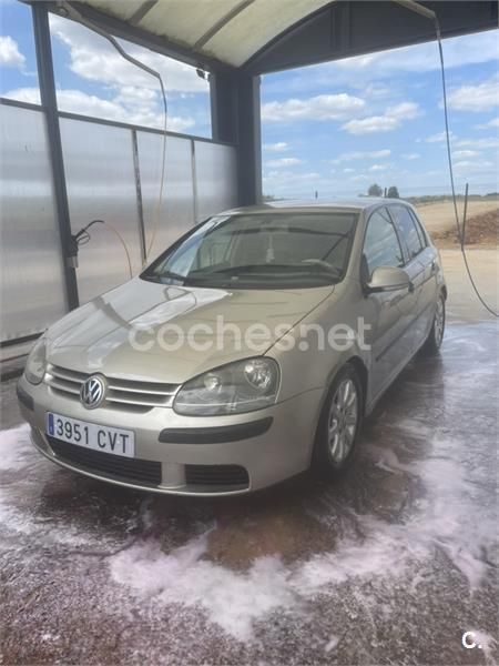 Beige Usado 2004 VW Golf IV Berlina | 4650 € (Un poco caro) - Imagen 1/4
