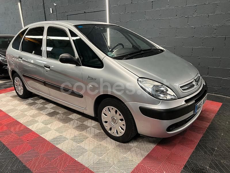Gris / plata Usado 2009 Citroën Xsara Picasso Monovolumen | 3990 € (Precio justo) - Imagen 1/4