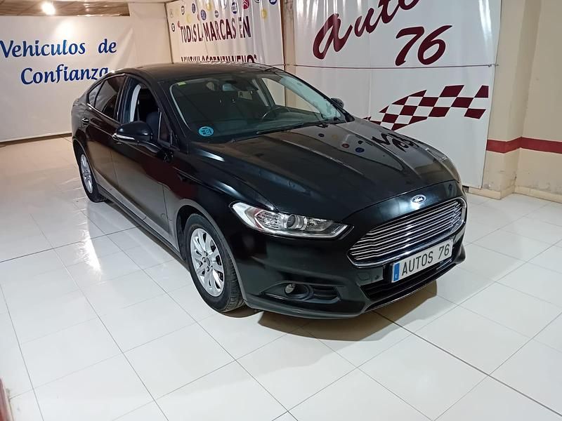 Usado Ford Mondeo Business Edition 120 CV (88 kW) 2018 Negro