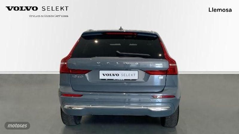 Usado Volvo XC60 Core 350 CV (257 kW) 2023 Gris / plata SUV