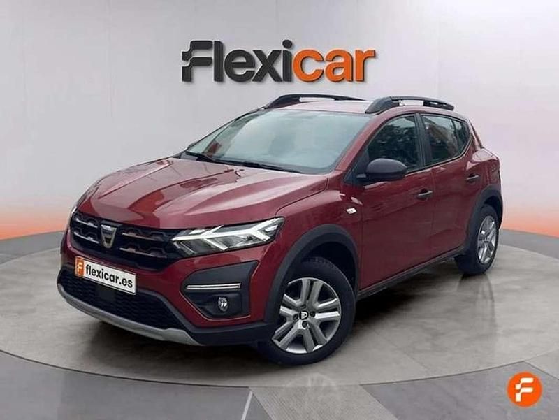 Usado Dacia Sandero Essentiel 91 CV (66 kW) 2022 Burdeos Utilitario