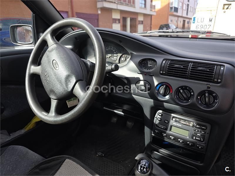 Usado Ford Escort 90 CV (66 kW) 1996 Verde Berlina