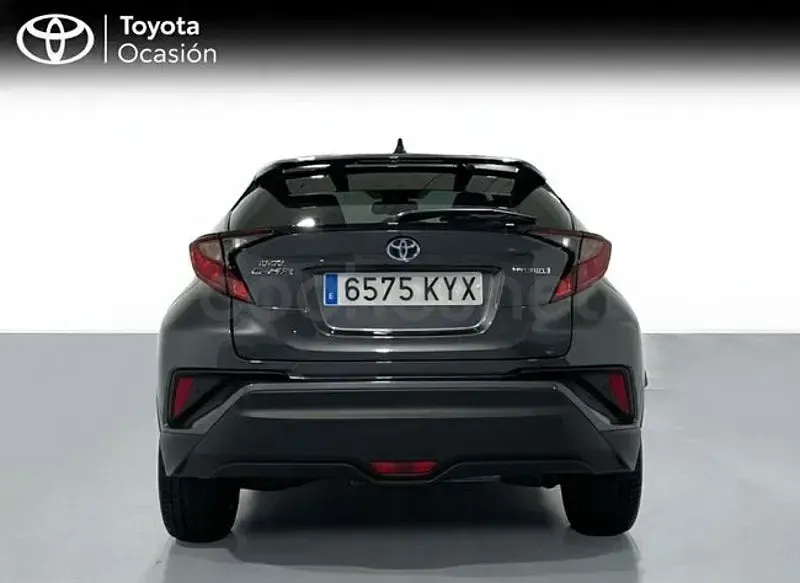 Usado Toyota C-HR Advance 122 CV (89 kW) 2019 Gris / plata SUV