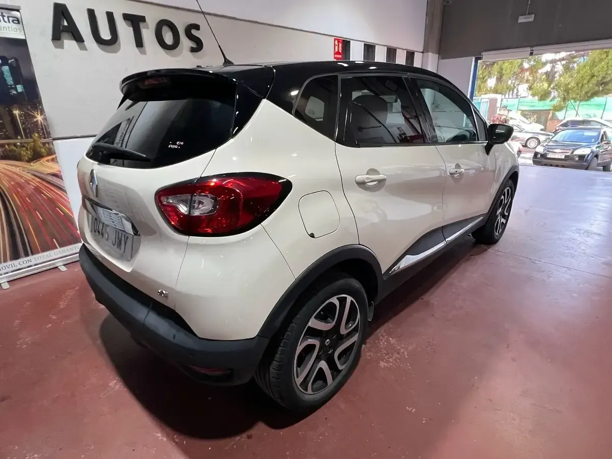 Usado Renault Captur XMOD 90 CV (66 kW) 2016 Blanco SUV