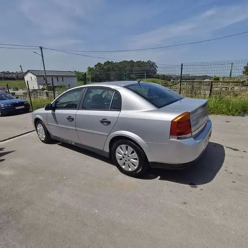 Usado Opel Vectra Comfort 122 CV (89 kW) 2003 Gris Berlina