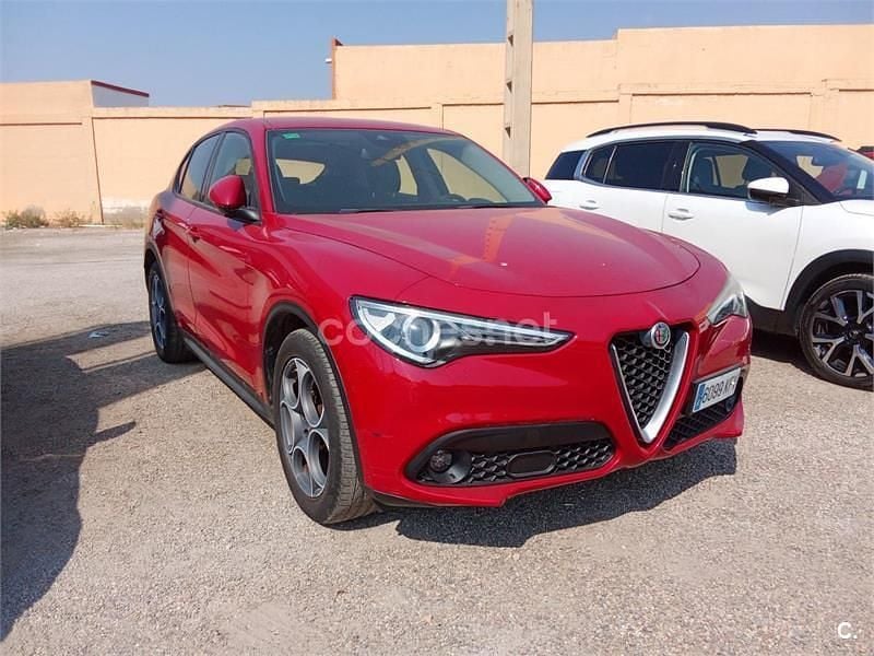 Usado Alfa Romeo Stelvio 150 CV (110 kW) 2017 Rojo SUV