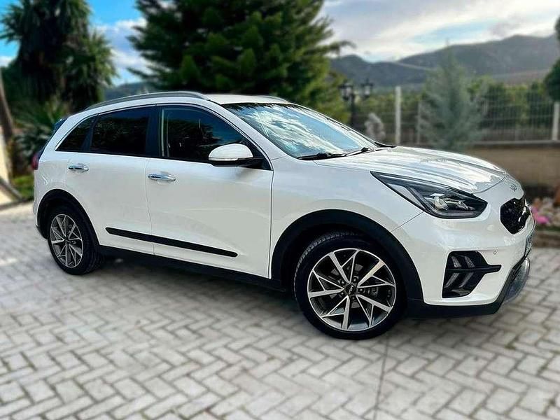 Usado Kia Niro 105 CV (77 kW) 2022 Blanco SUV