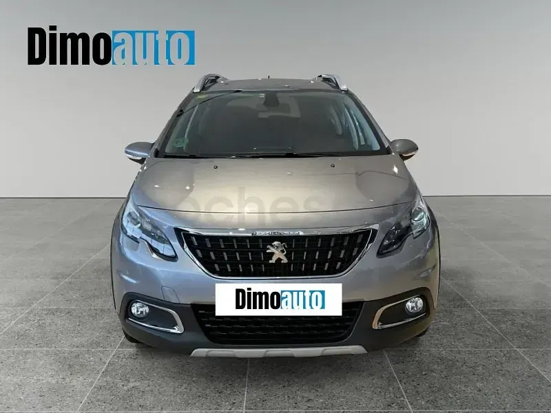 Usado Peugeot 2008 Allure 110 CV (80 kW) 2016 Gris / plata SUV