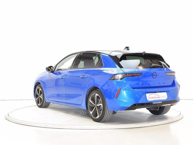 Usado Opel Astra 130 CV (95 kW) 2024 Azul Berlina
