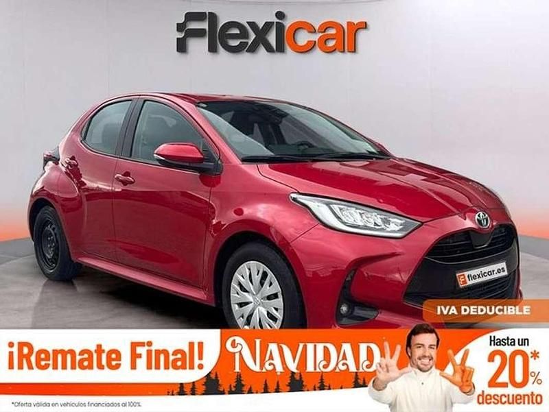 Burdeos Usado 2023 Toyota Yaris Hybrid Active Utilitario | 16.990 € (Buen precio) - Imagen 1/4