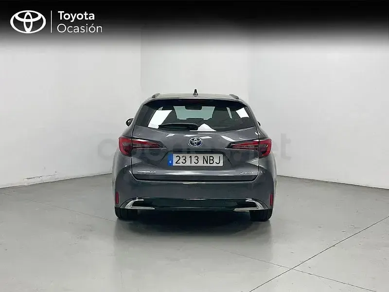Usado Toyota Corolla Active 140 CV (102 kW) 2025 Gris / plata Familiar