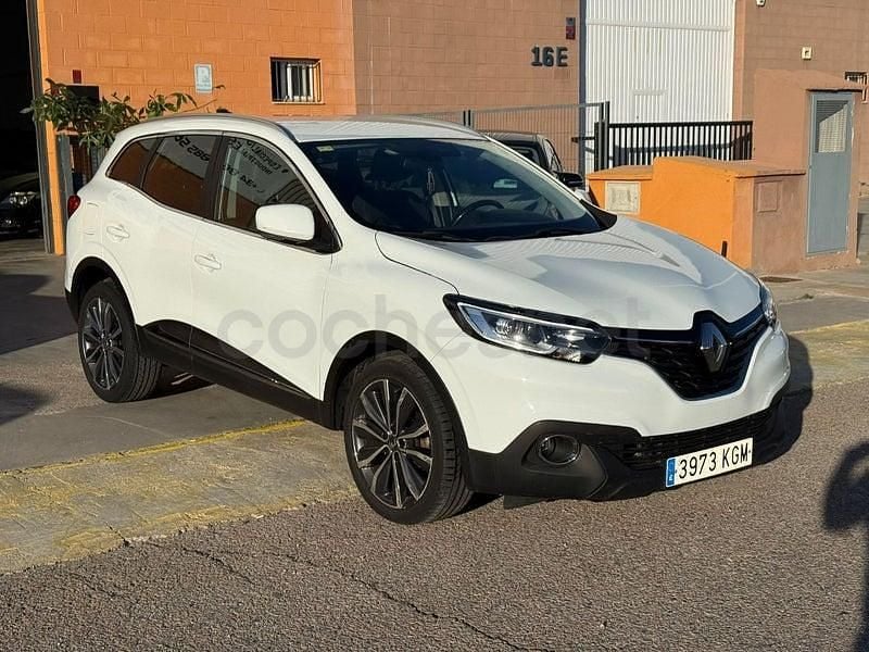 Usado Renault Kadjar Zen 130 CV (95 kW) 2017 Blanco SUV
