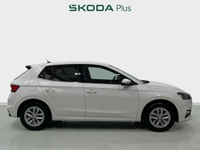 Usado Skoda Fabia Selection 95 CV (69 kW) 2024 Blanco Utilitario