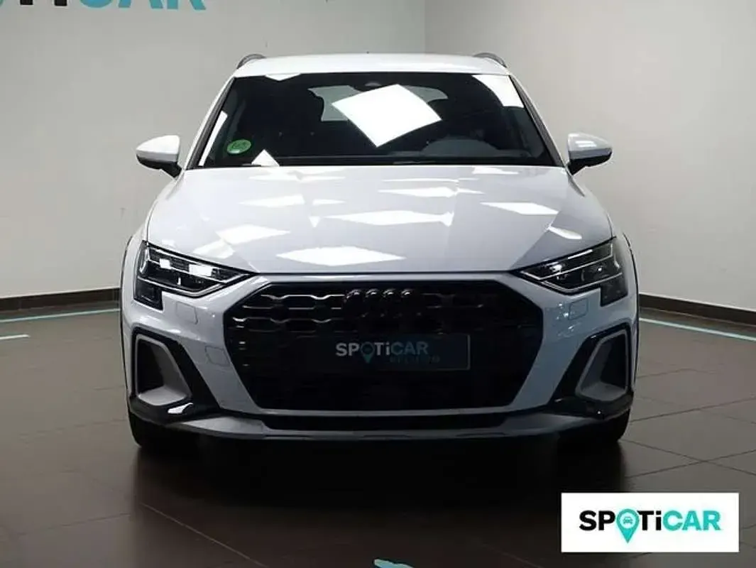 Usado Audi A3 Sportback Advanced 150 CV (110 kW) 2025 Blanco Utilitario