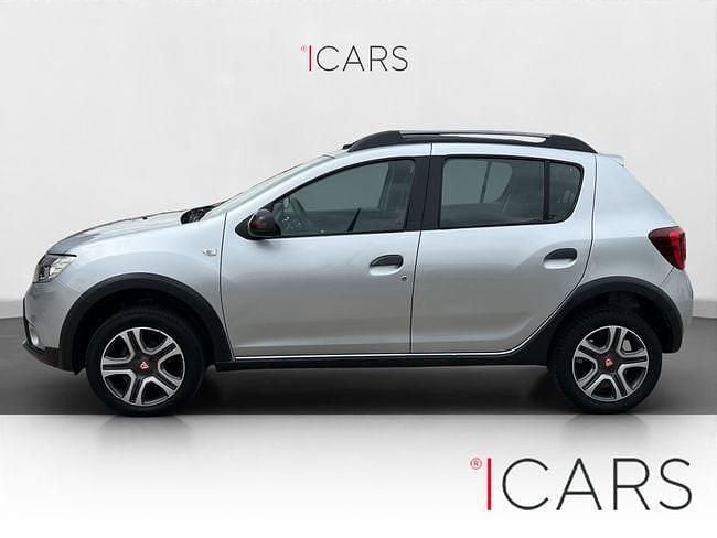 Usado Dacia Sandero 90 HP (66 kW) 2020 Cinzento Sedan