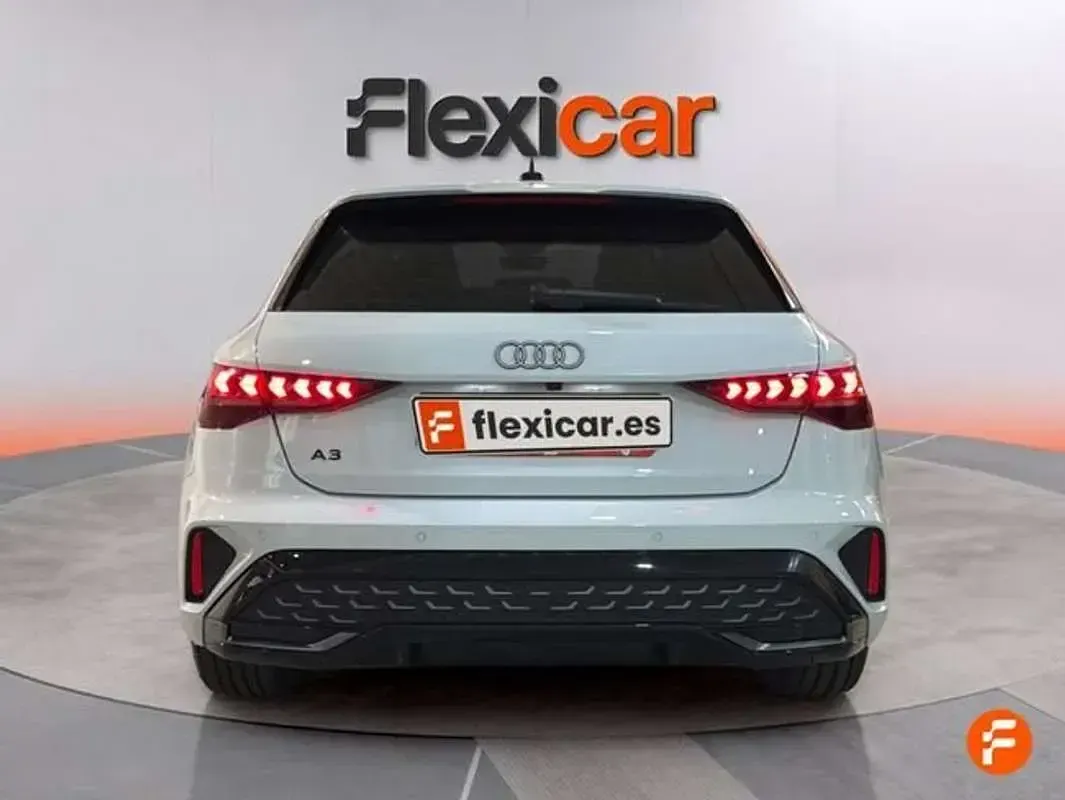 Usado Audi A3 Sportback e-tron S-Line 204 CV (150 kW) 2025 Blanco Utilitario