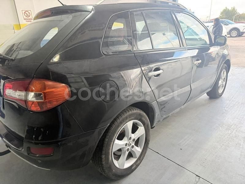 Usado Renault Koleos Dynamique 150 CV (110 kW) 2009 Negro SUV