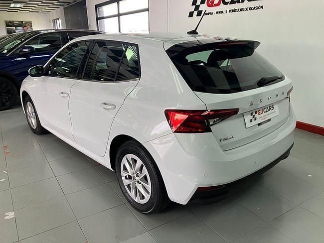 Usado Skoda Fabia Ambition 95 CV (69 kW) 2022 Blanco Utilitario