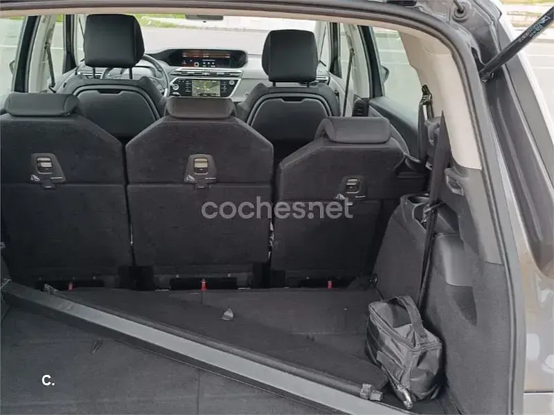 Usado Citroën C4 SpaceTourer 130 CV (95 kW) 2022 Gris / plata Monovolumen