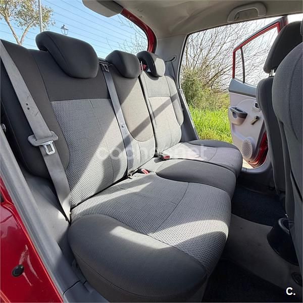 Usado Kia Picanto LX 65 CV (47 kW) 2005 Rojo Utilitario