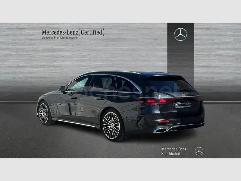 Usado Mercedes E220 197 CV (144 kW) 2025 Gris / plata Familiar