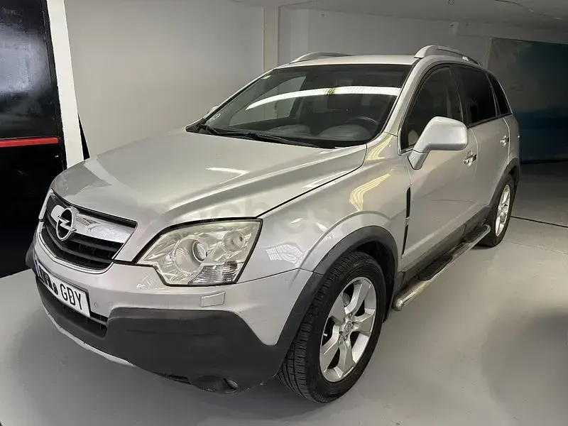 Usado Opel Antara Enjoy Plus 150 CV (110 kW) 2008 Gris / plata SUV