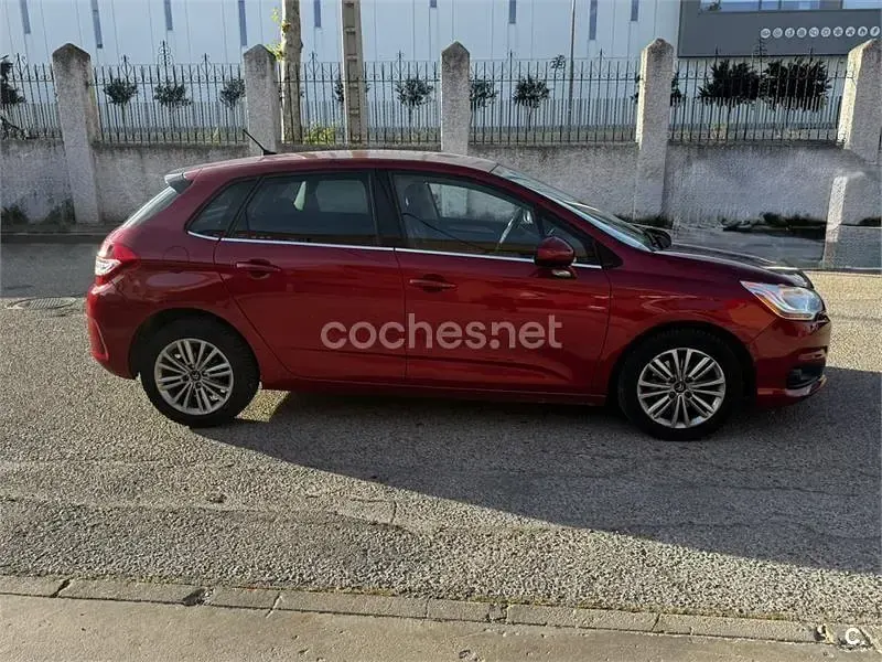 Usado Citroën C4 Business Class 120 CV (88 kW) 2011 Granate Berlina