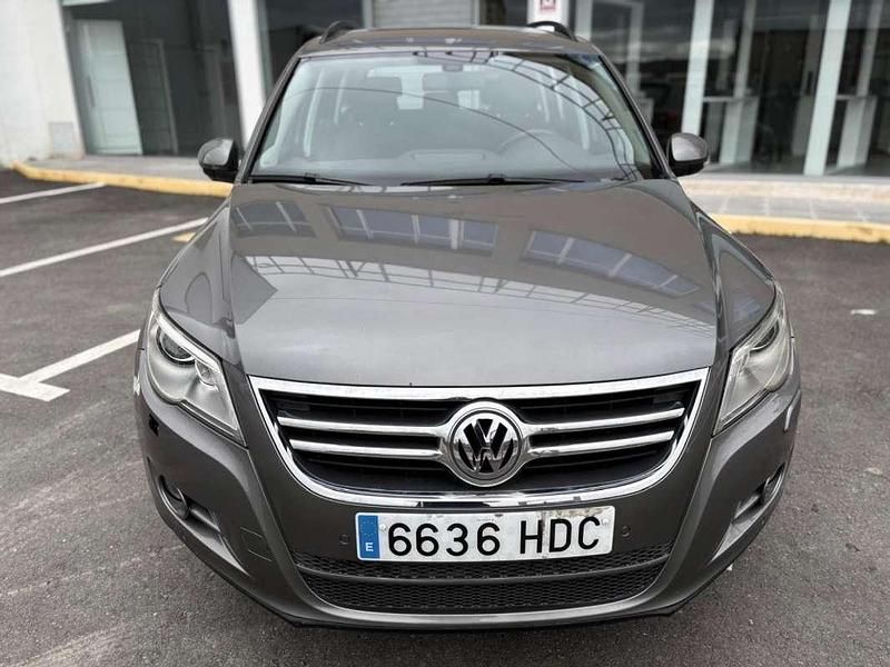 Usado VW Tiguan Advance 140 CV (102 kW) 2011 Gris SUV