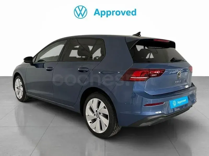 Usado VW Golf VIII 115 CV (84 kW) 2025 Azul Berlina