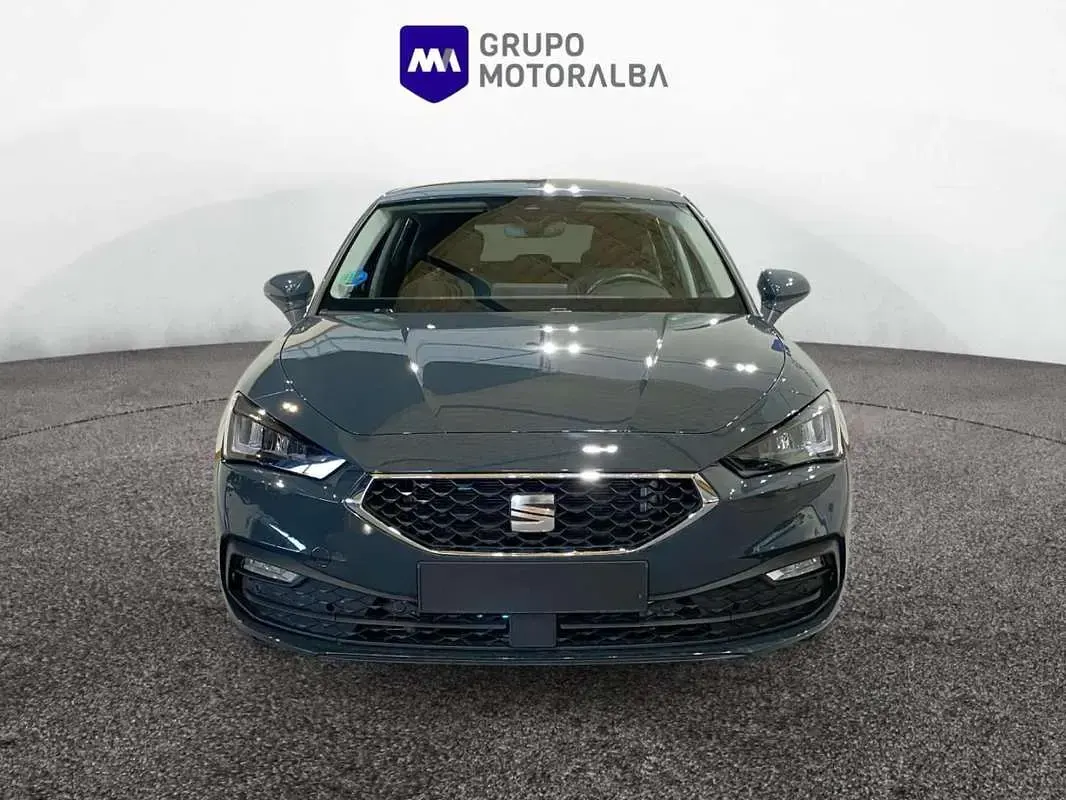 Usado Seat Leon Style 116 CV (85 kW) 2025 Gris Utilitario