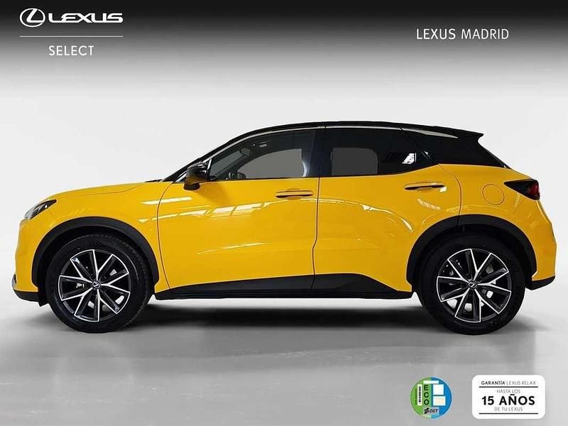 Usado Lexus LBX 137 CV (100 kW) 2025 Amarillo SUV